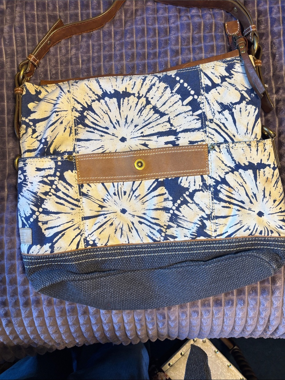 Fossil Blue and White Floral Canvas Shoulder Bag with Brown Trim.